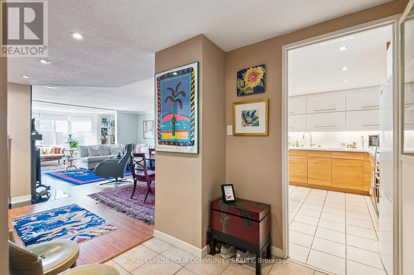 Photo 3 of 603 135 George Street S, Toronto ON