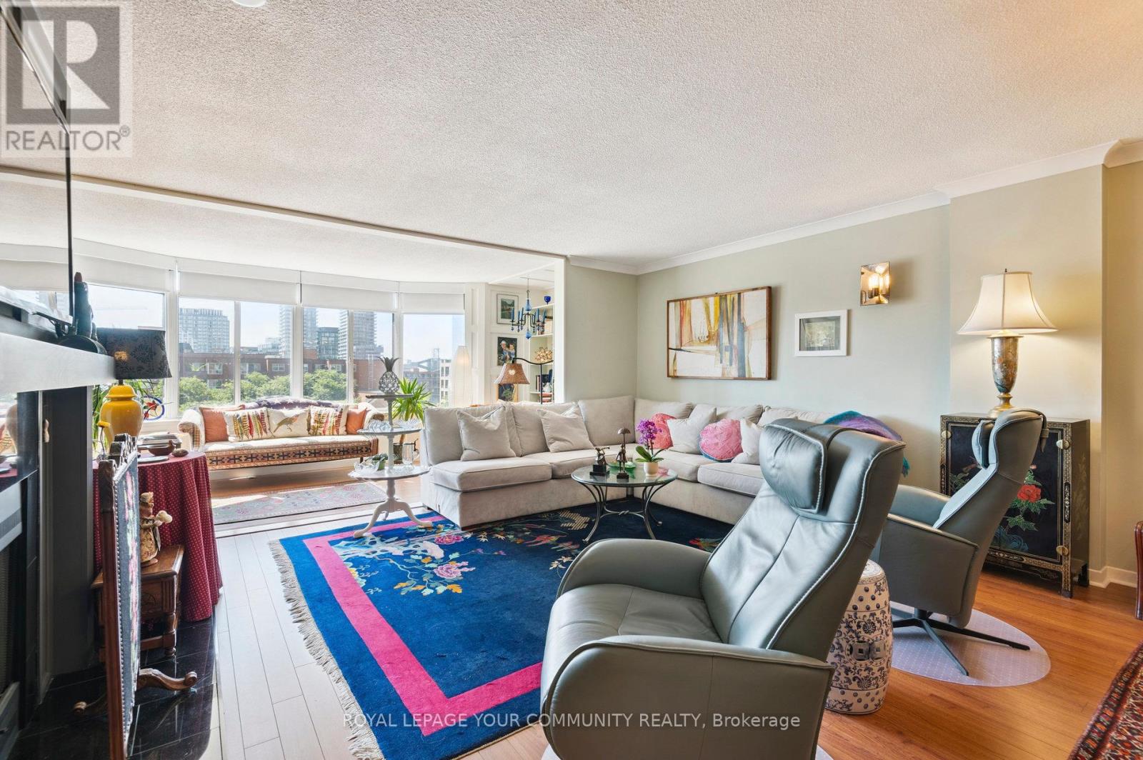 Photo 5 of 603 135 George Street S, Toronto ON