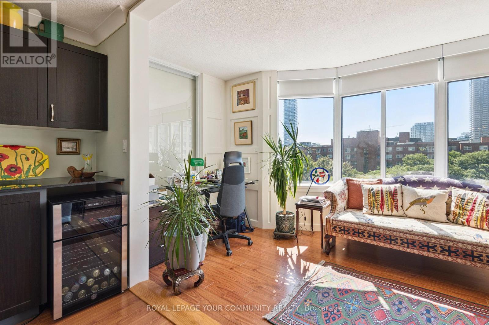 Photo 7 of 603 135 George Street S, Toronto ON