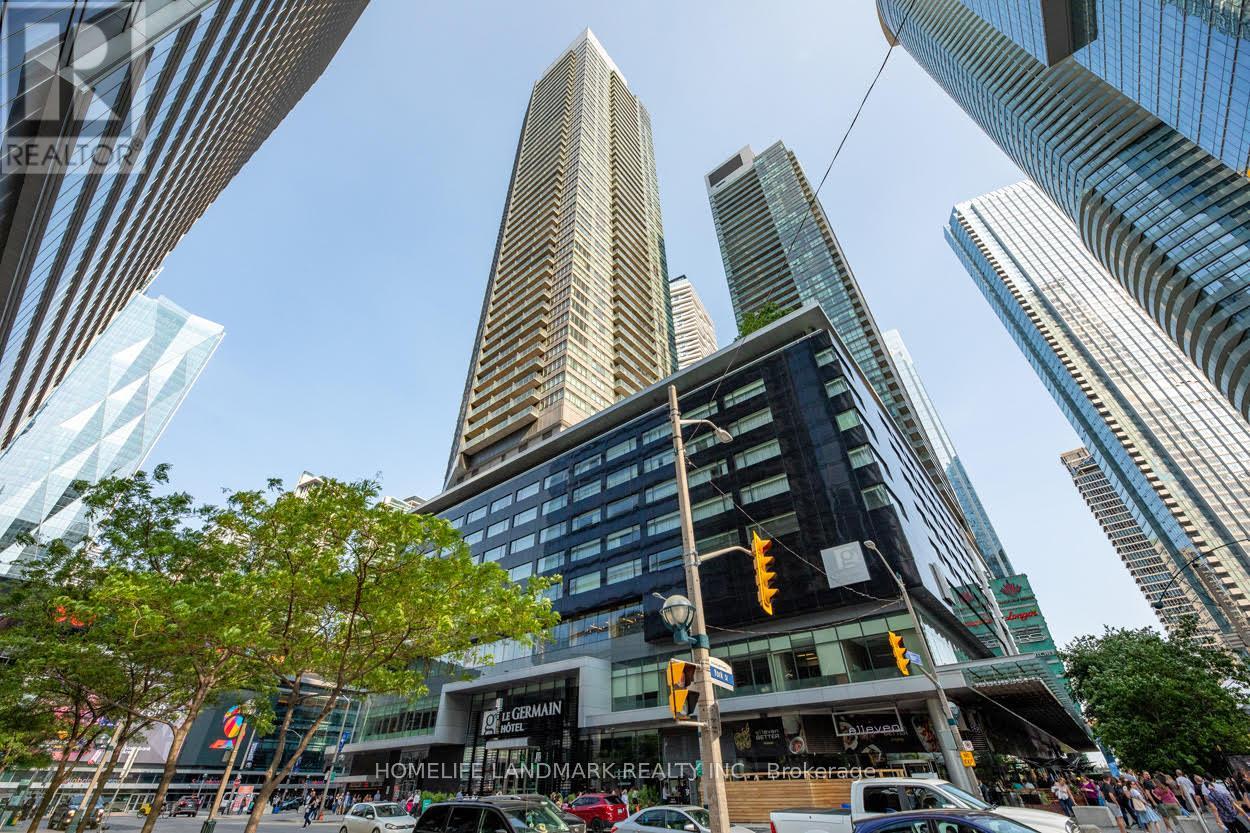 Photo 7 of 4003 55 Bremner Boulevard, Toronto ON
