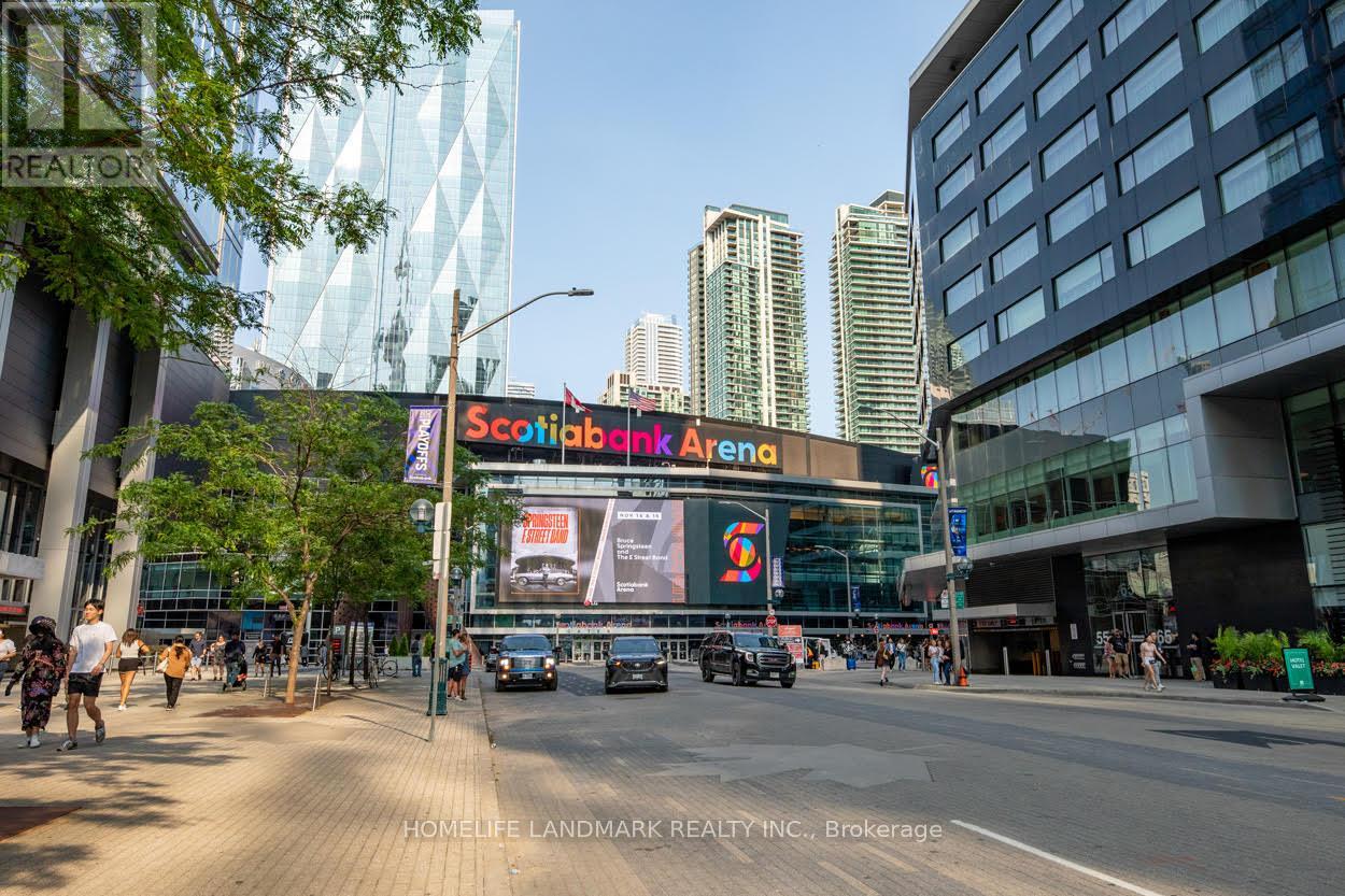 Photo 15 of 4003 55 Bremner Boulevard, Toronto ON