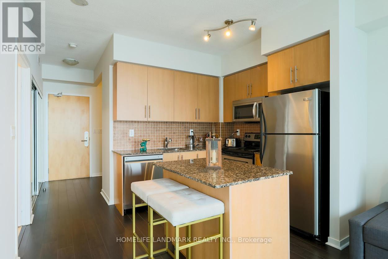 Photo 3 of 4003 55 Bremner Boulevard, Toronto ON