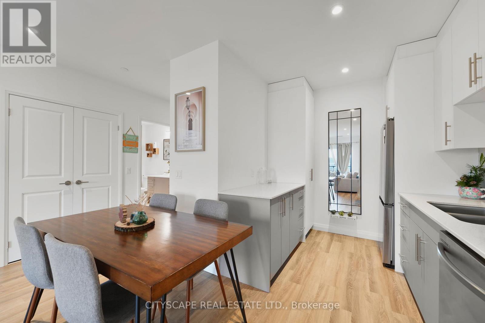 Photo 5 of 802 525 New Dundee Road, Kitchener ON