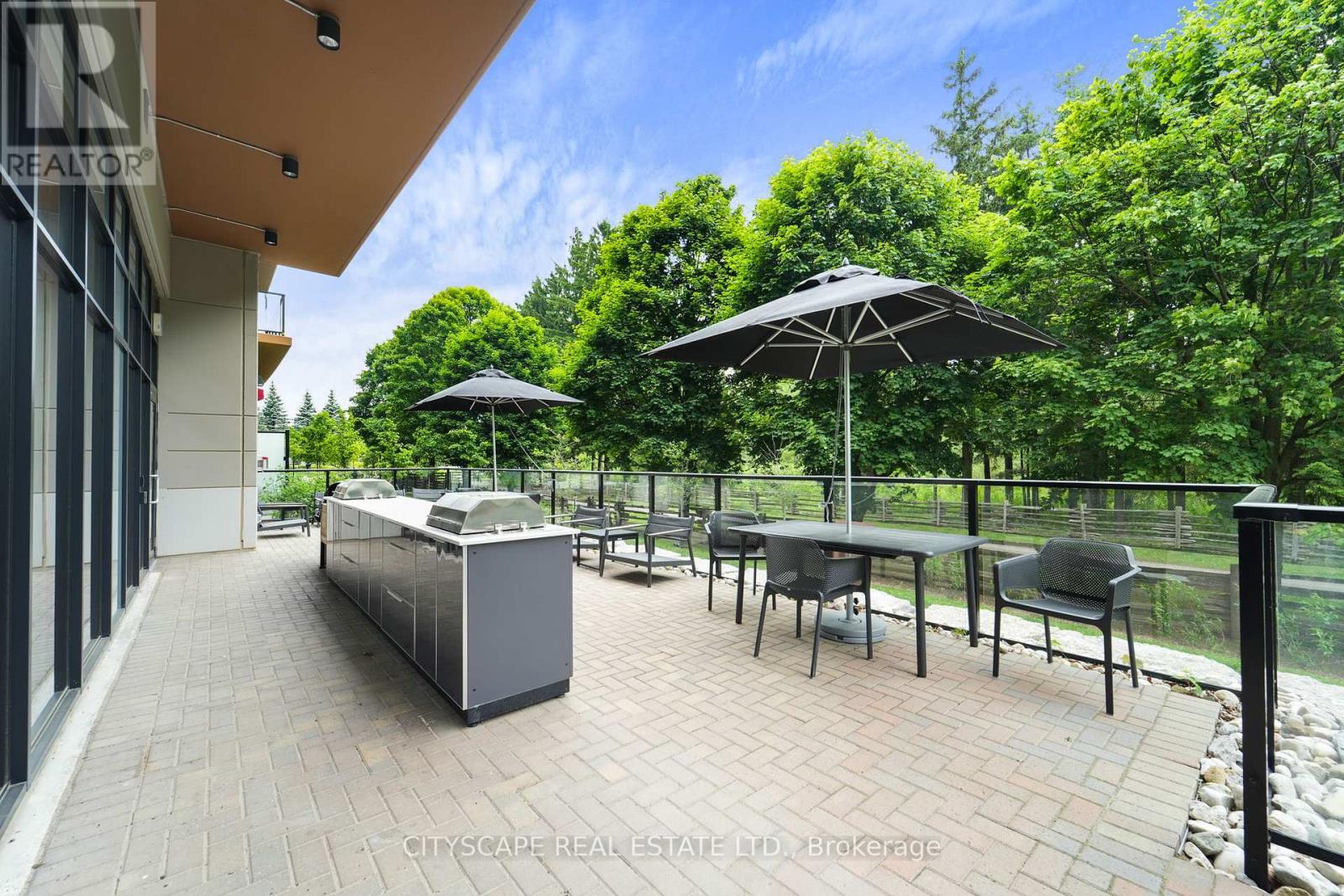Photo 8 of 802 525 New Dundee Road, Kitchener ON