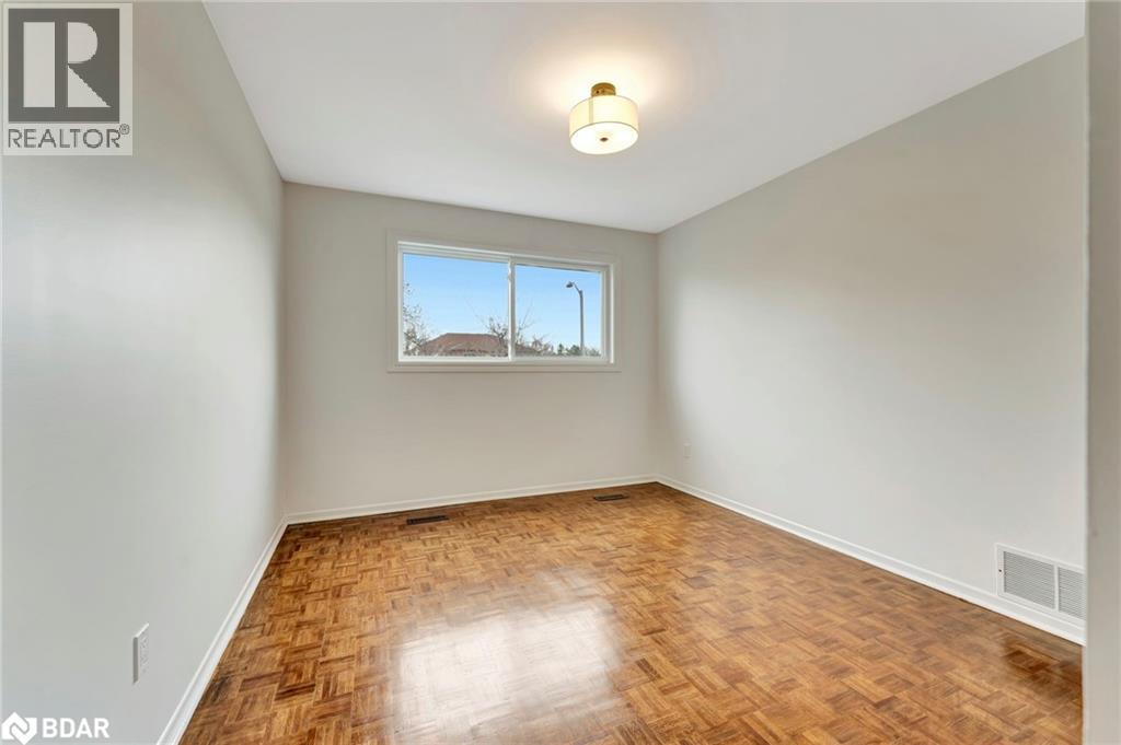 Photo 25 of 780 Woodward Avenue, Milton ON