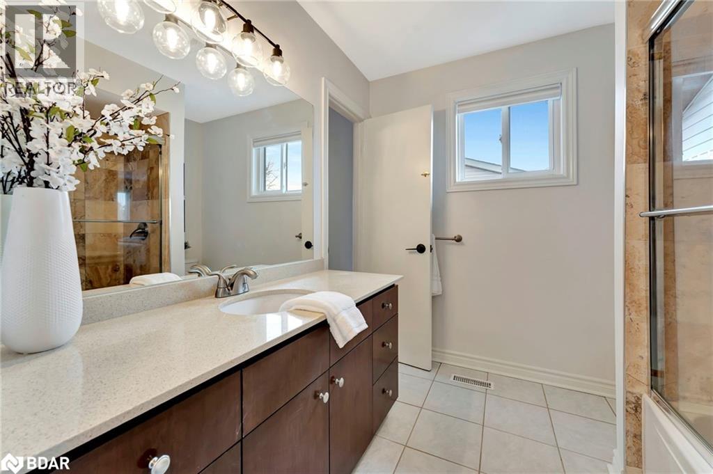 Photo 1 of 780 Woodward Avenue, Milton ON