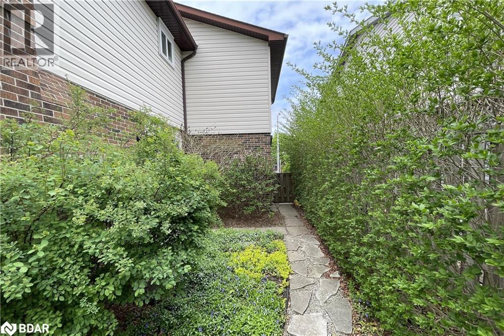 Photo 39 of 780 Woodward Avenue, Milton ON
