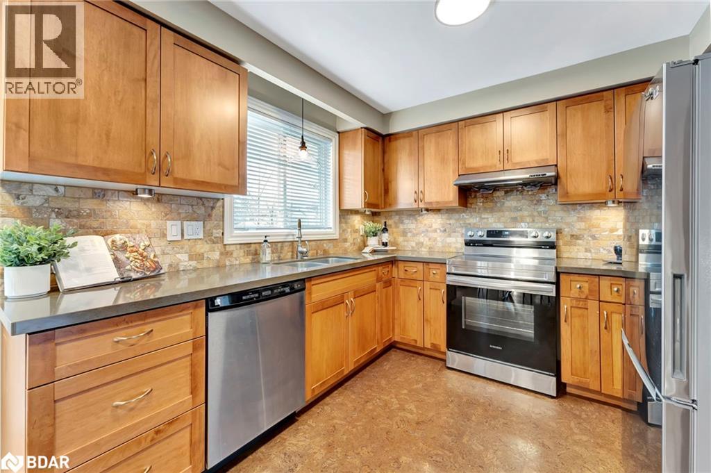 Photo 18 of 780 Woodward Avenue, Milton ON