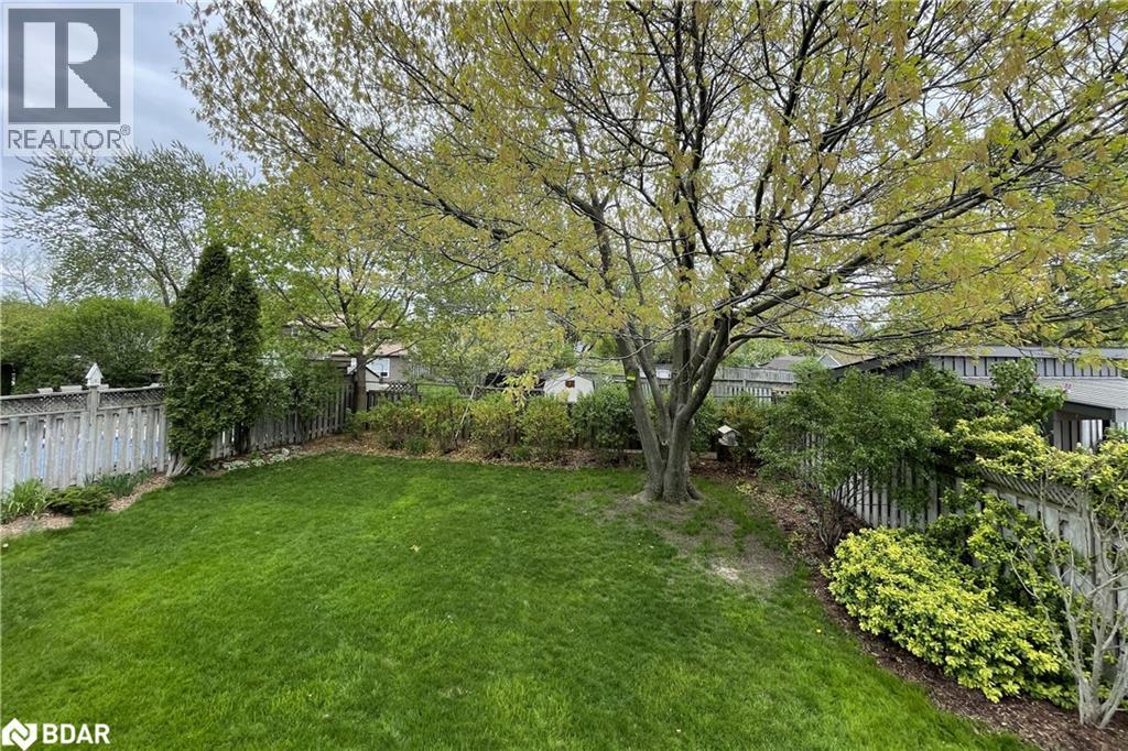 Photo 33 of 780 Woodward Avenue, Milton ON