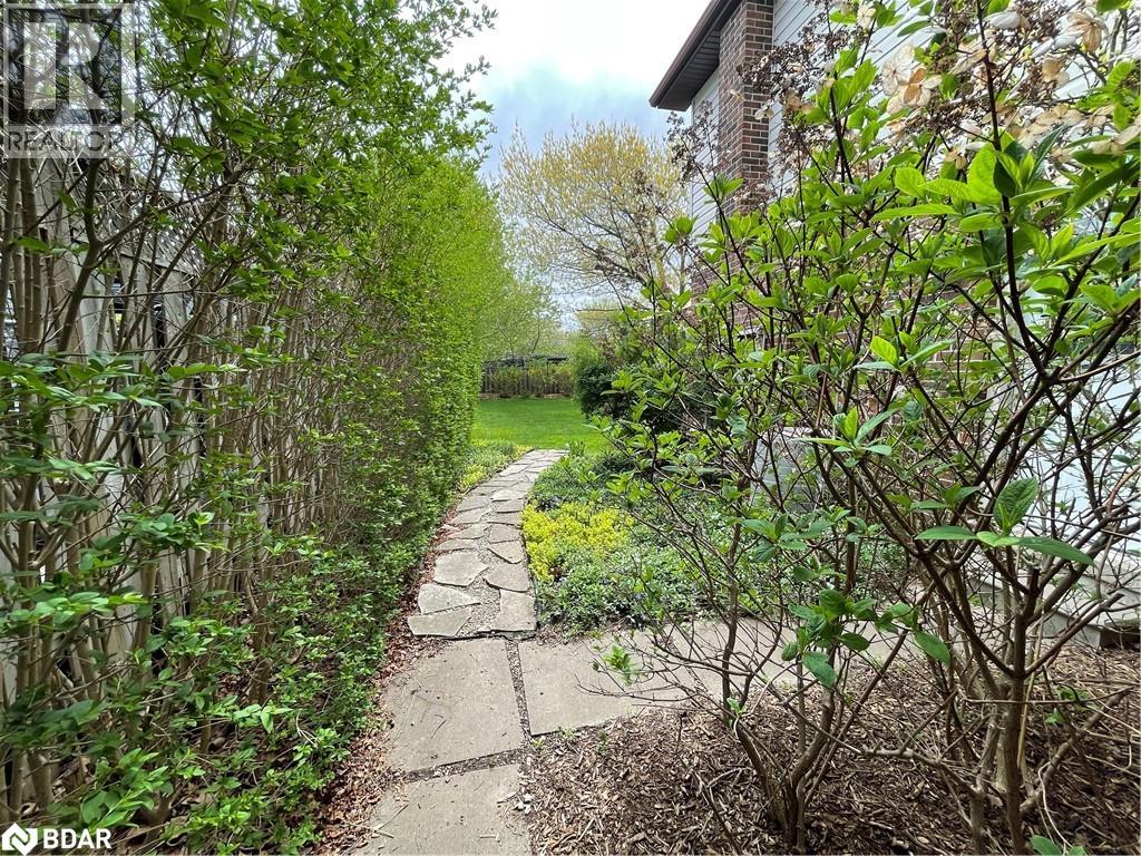Photo 34 of 780 Woodward Avenue, Milton ON