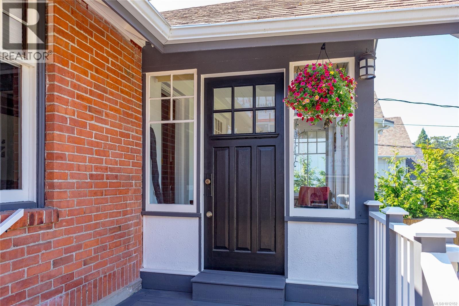  1555 Ash Road, Saanich