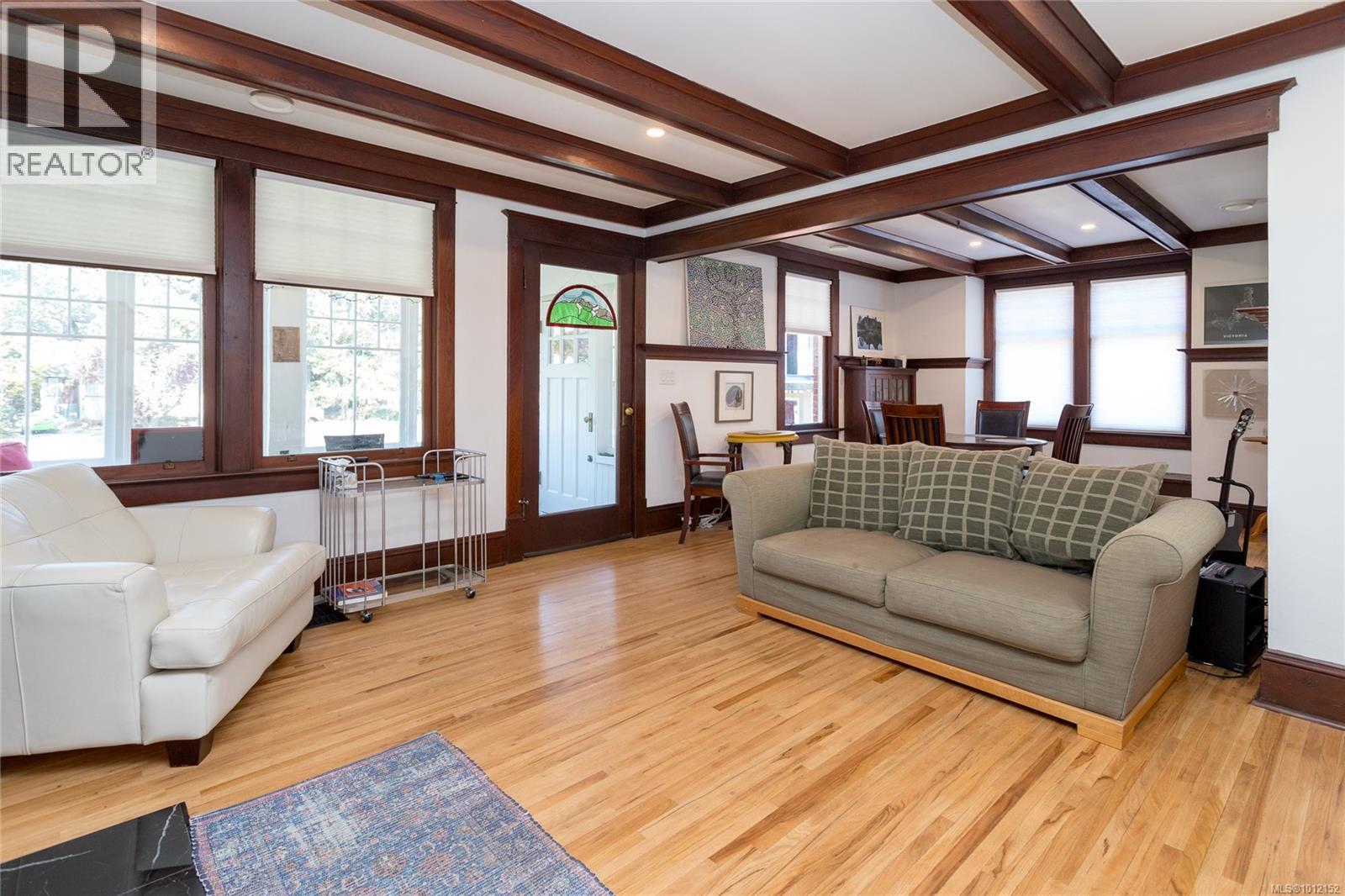  1555 Ash Road, Saanich