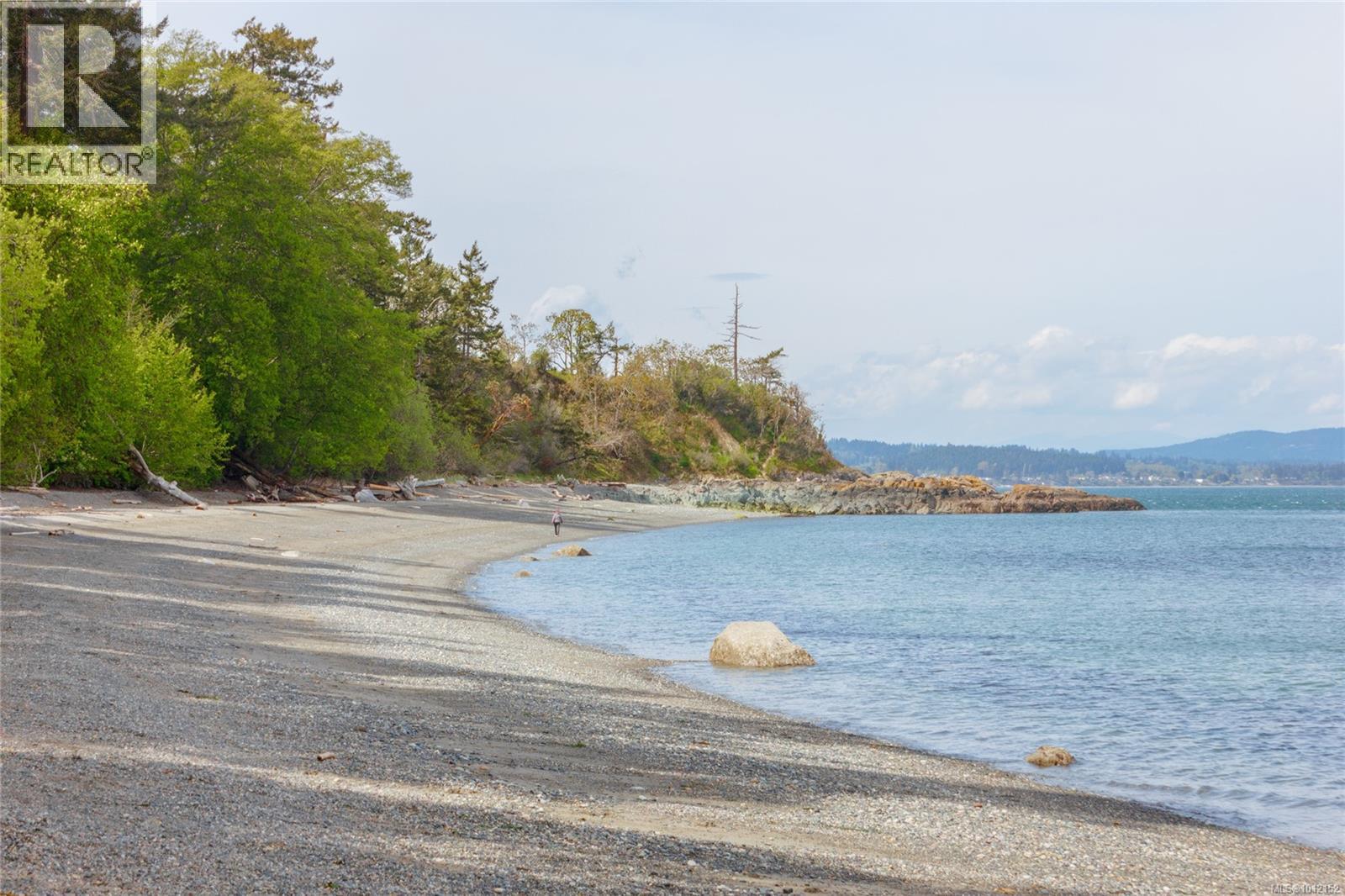  1555 Ash Road, Saanich