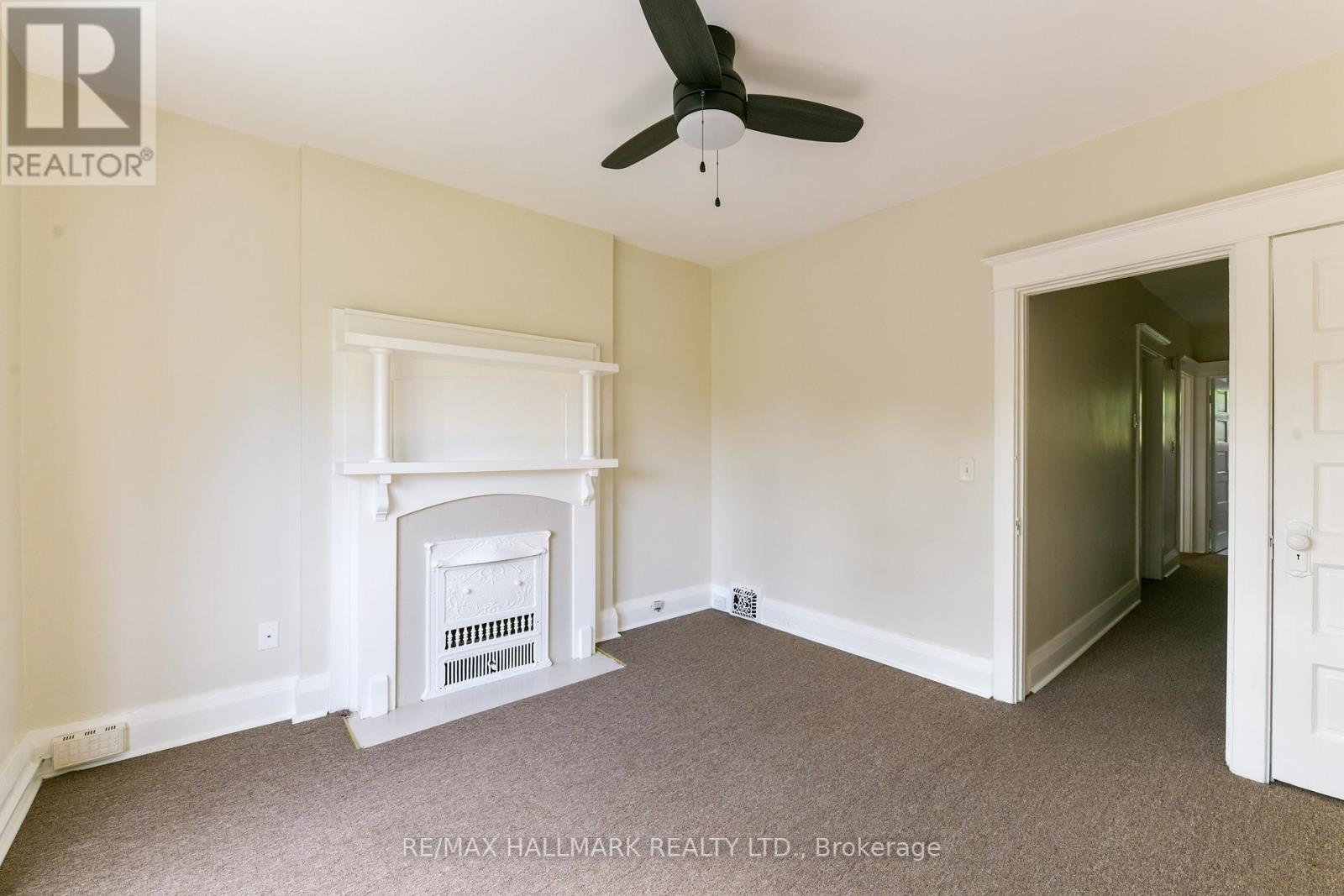 Photo 18 of 852 Carlaw Avenue, Toronto ON