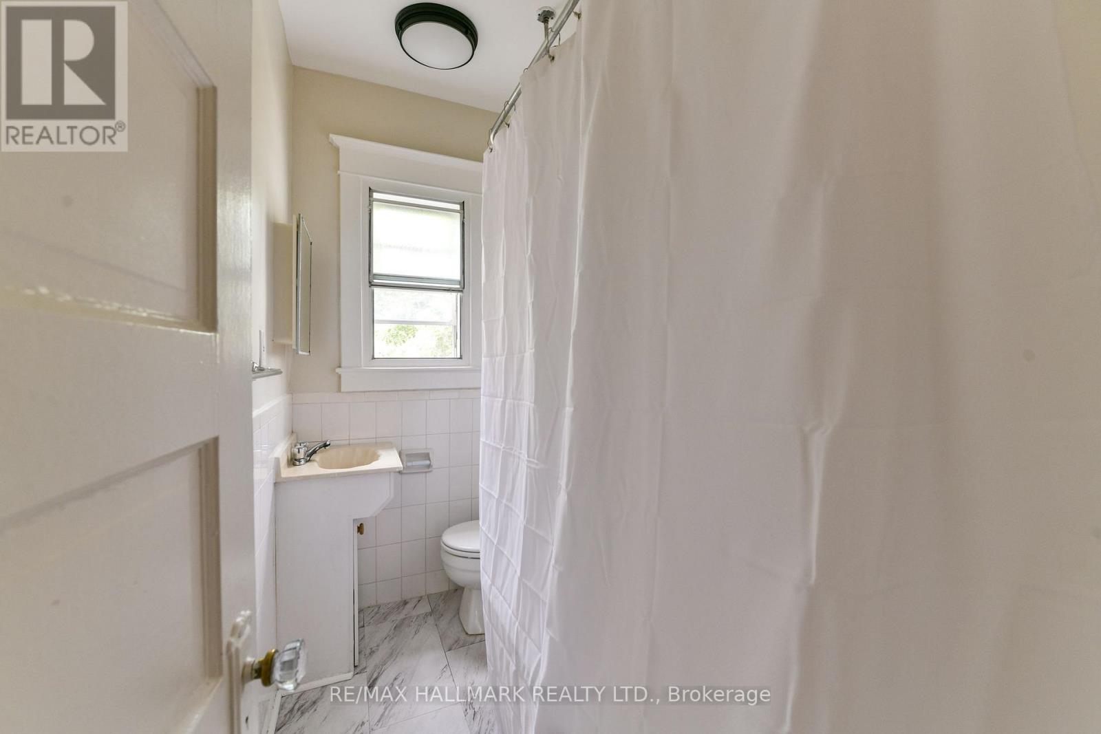 Photo 20 of 852 Carlaw Avenue, Toronto ON