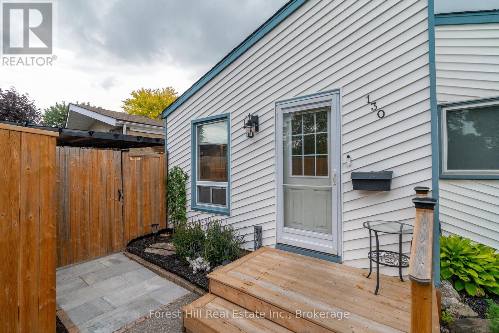 Photo 6 of 130 Pepperwood Crescent, Kitchener ON