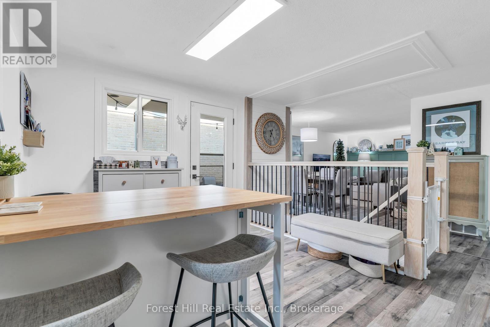 Photo 8 of 130 Pepperwood Crescent, Kitchener ON