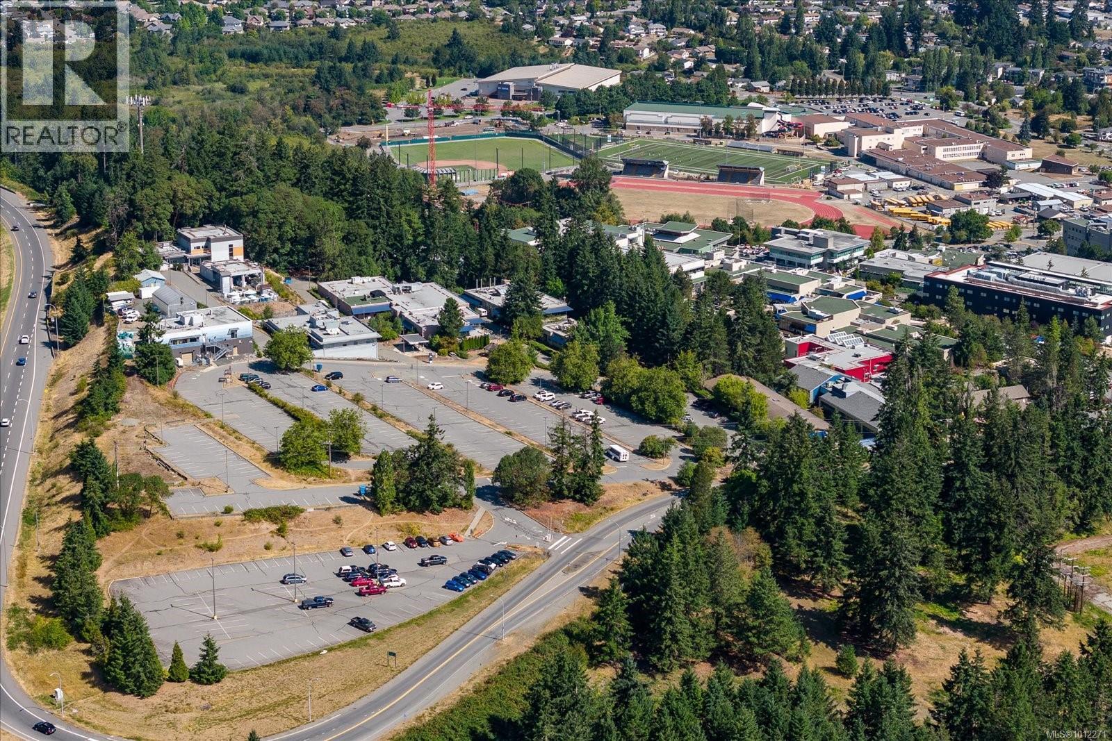 Photo 3 of 709 Dogwood Rd, Nanaimo BC
