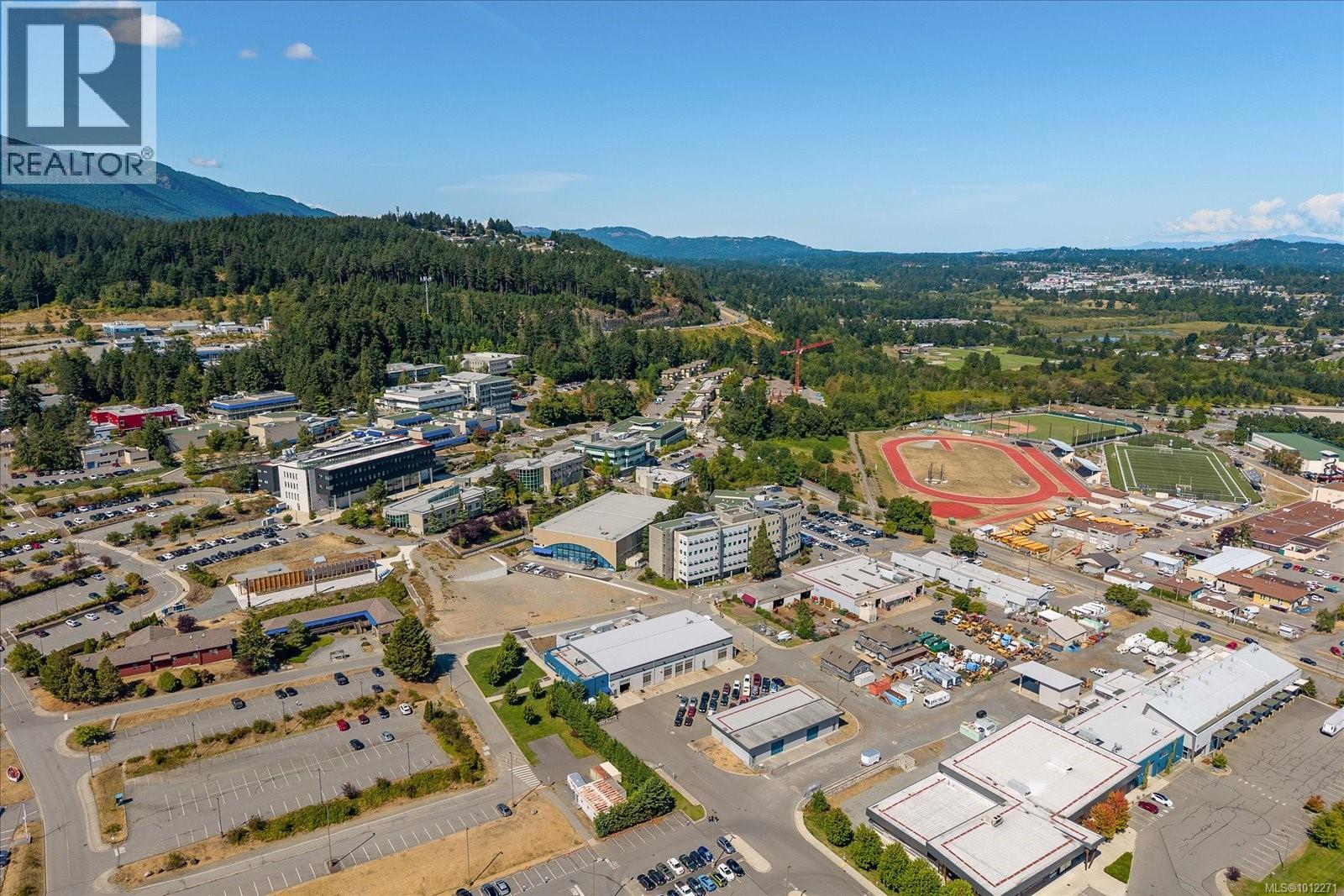 Photo 11 of 709 Dogwood Rd, Nanaimo BC