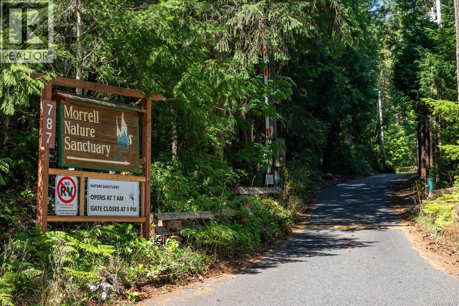 Photo 7 of 709 Dogwood Rd, Nanaimo BC