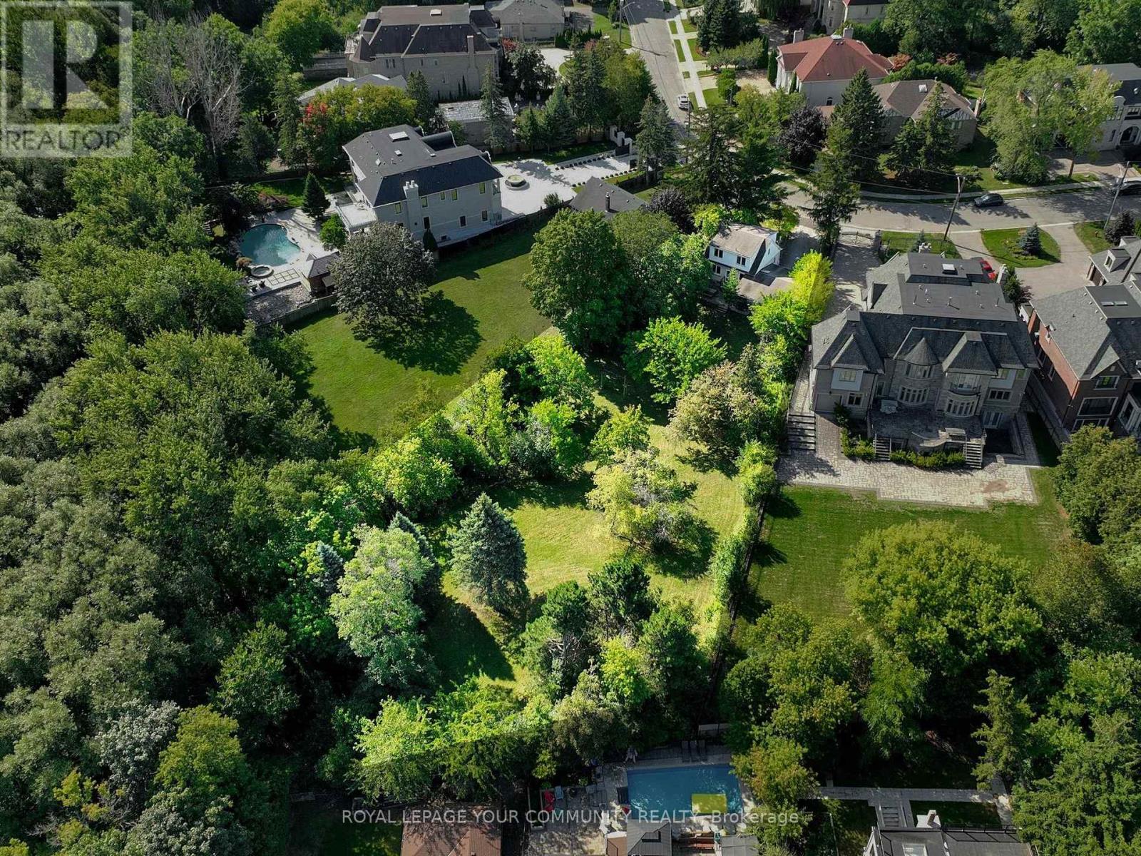 Photo 21 of 29 Boyle Drive, Richmond Hill ON