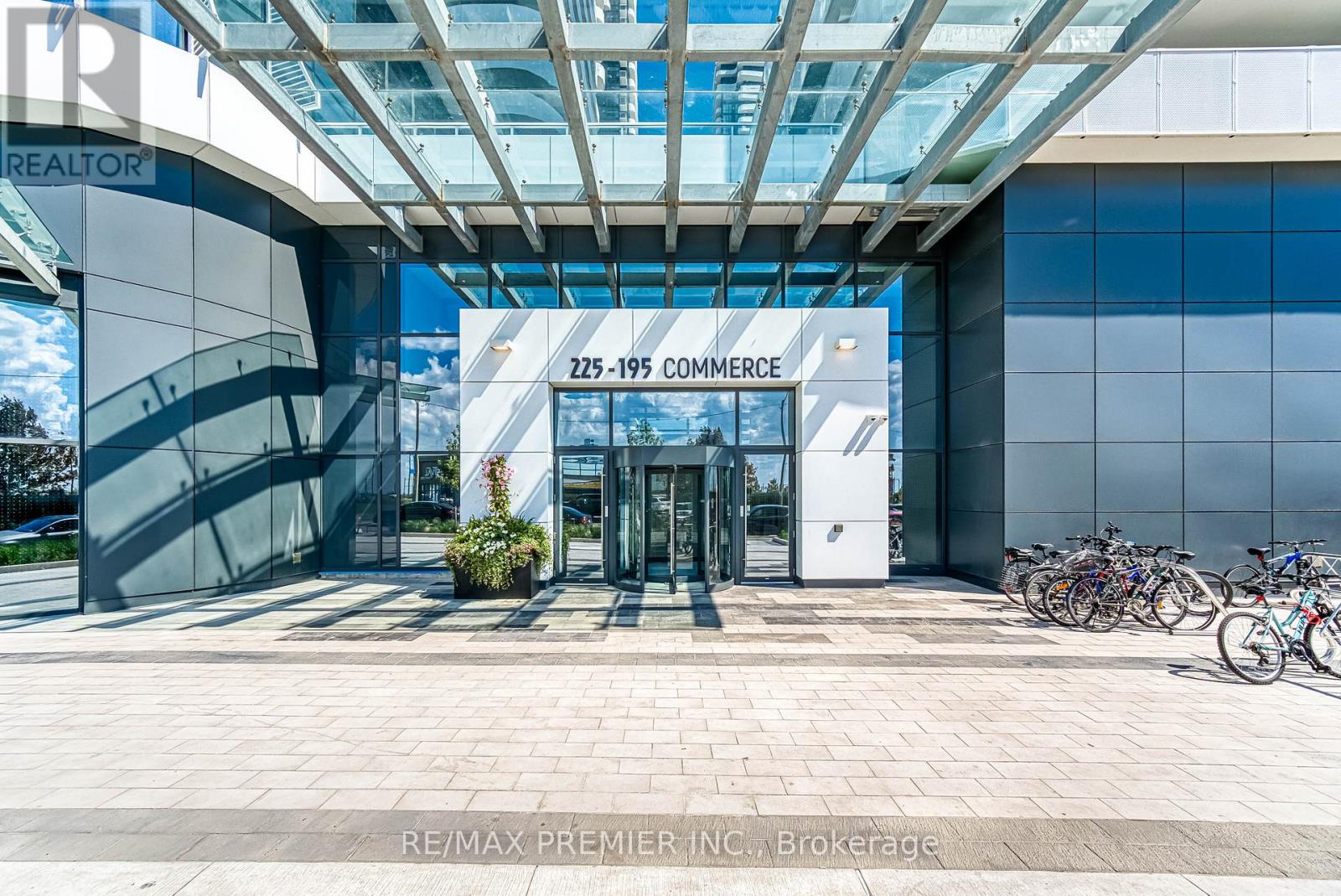 Photo 1 of 6009 225 Commerce Street, Vaughan ON