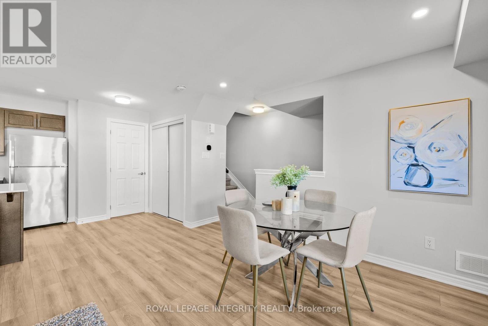 Photo 12 of 119 Pilot Private, Ottawa ON