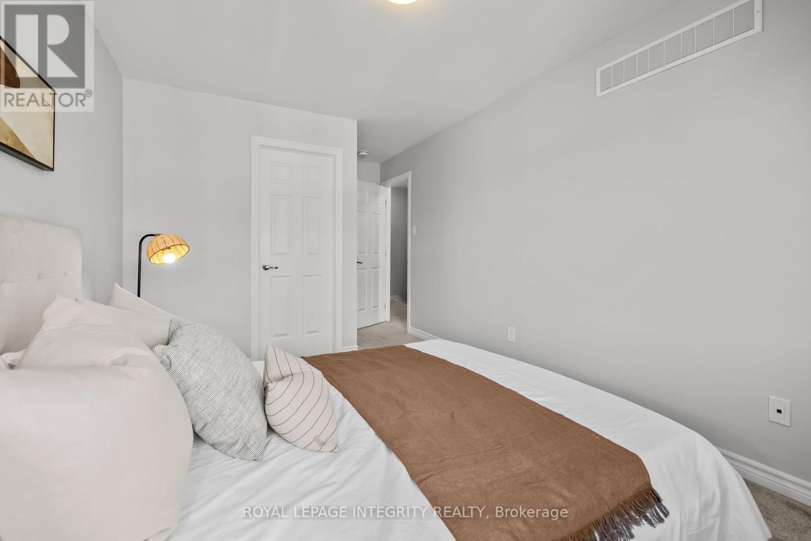 Photo 23 of 119 Pilot Private, Ottawa ON