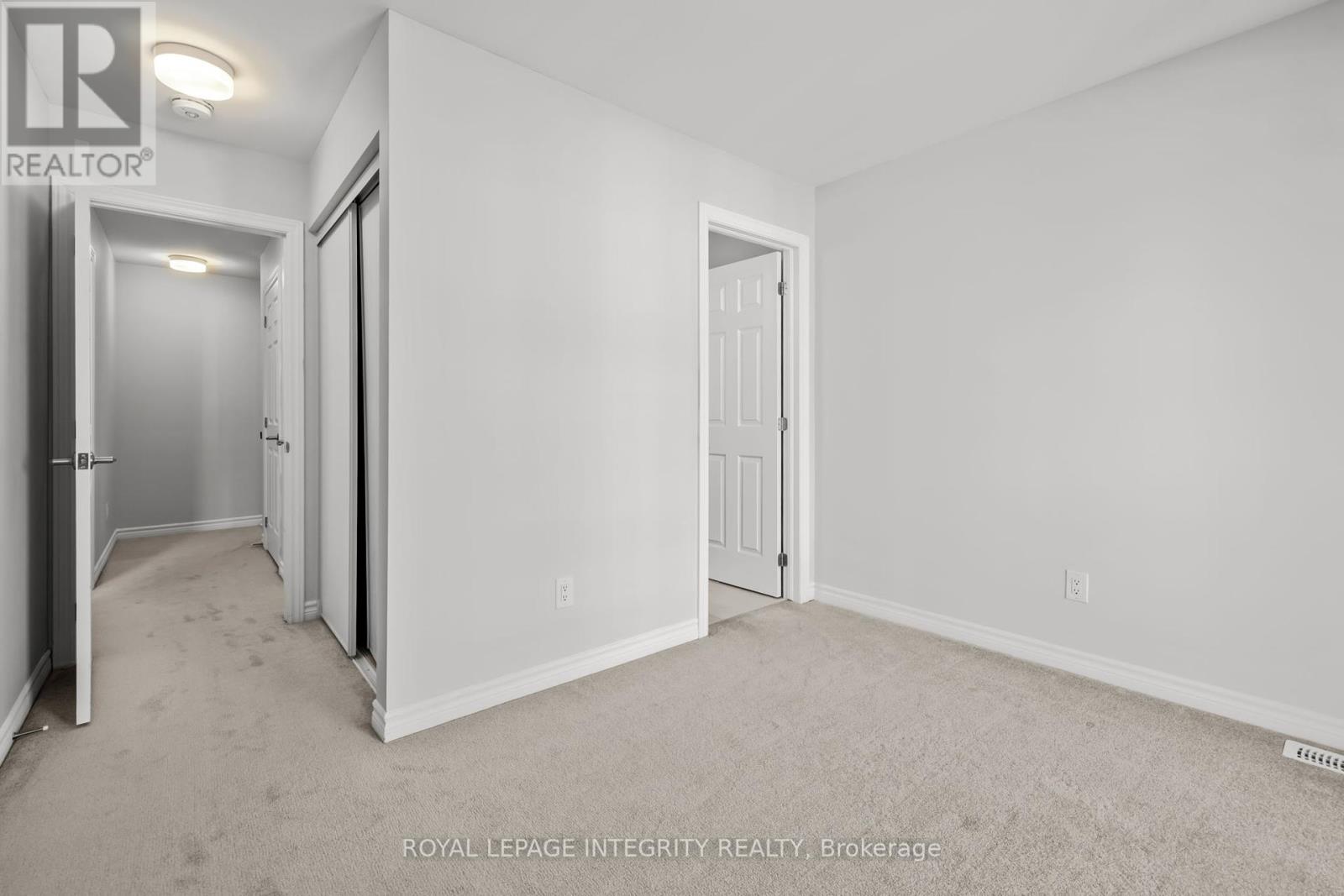 Photo 28 of 119 Pilot Private, Ottawa ON