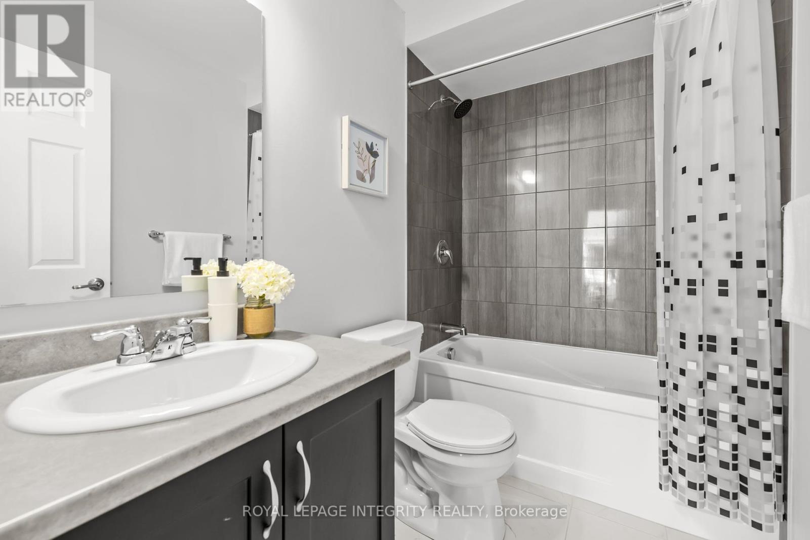 Photo 31 of 119 Pilot Private, Ottawa ON