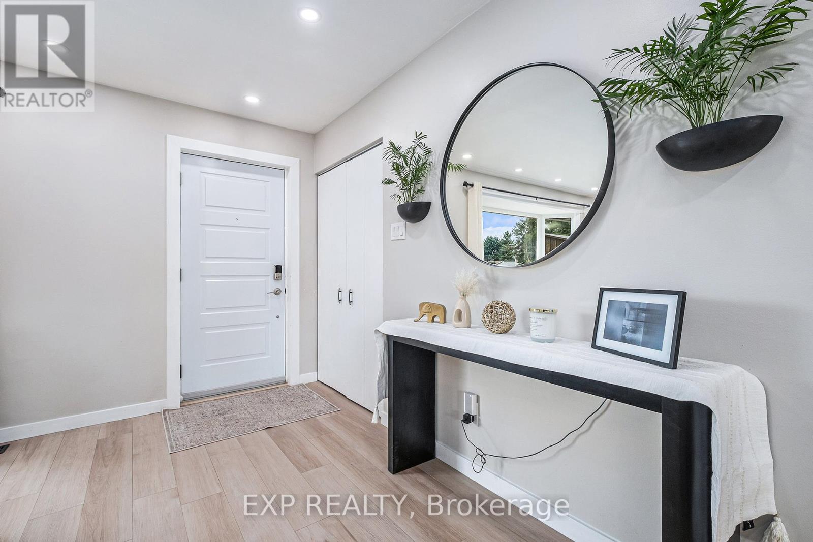 Bright entry with triplepane door and sleek design