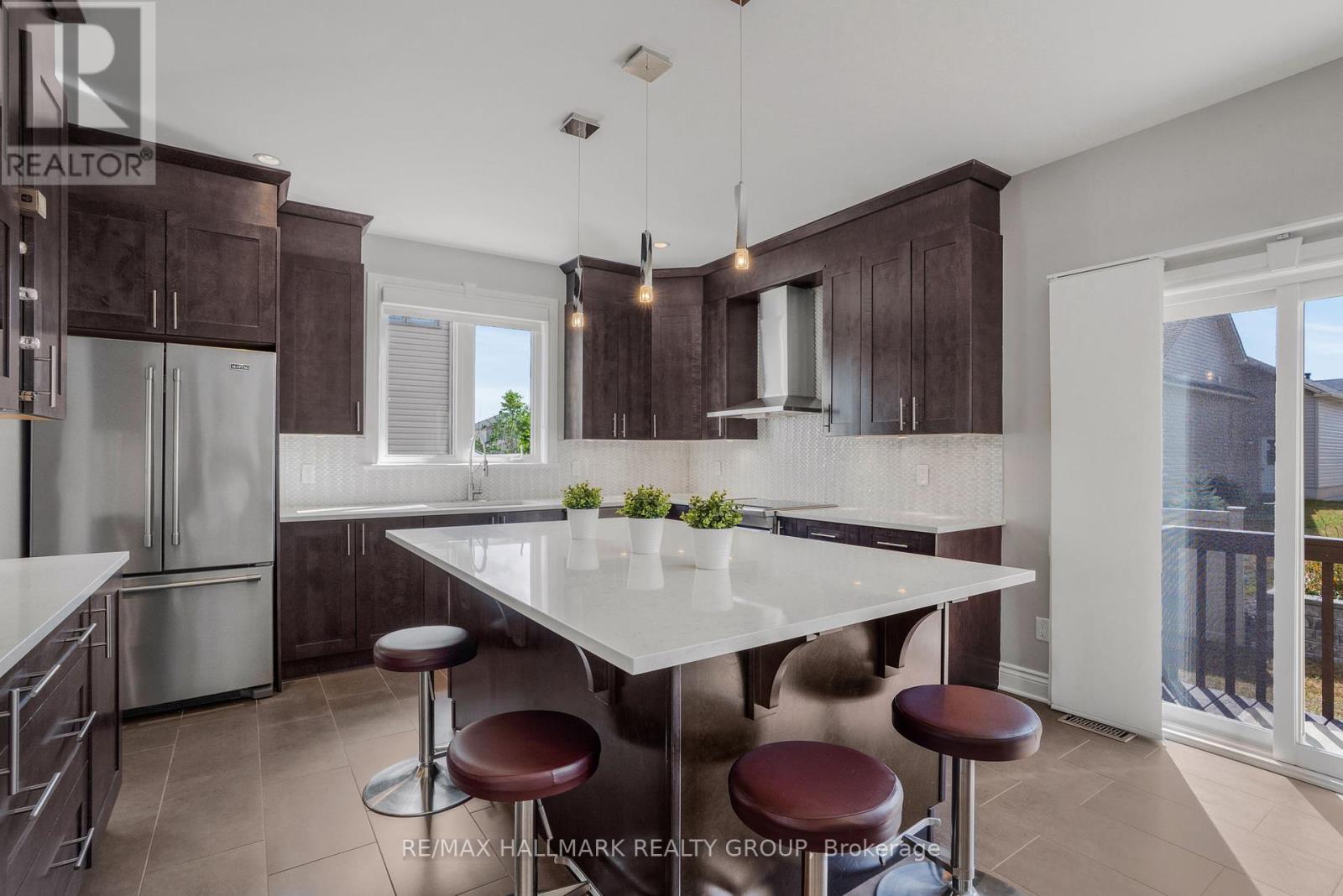 Photo 34 of 422 Mercury Street, Clarencerockland ON
