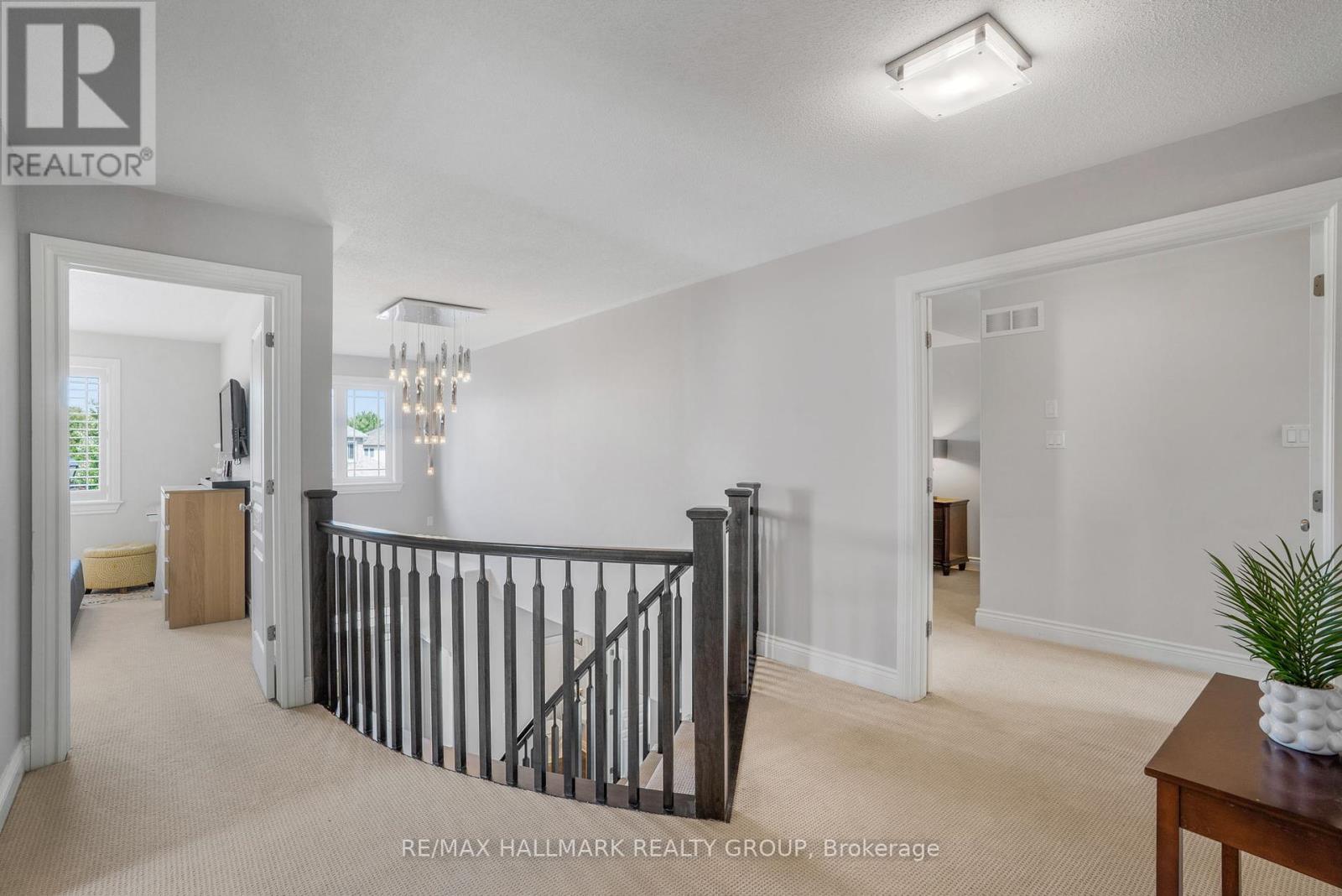 Photo 2 of 422 Mercury Street, Clarencerockland ON