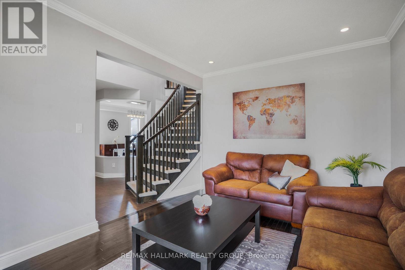 Photo 4 of 422 Mercury Street, Clarencerockland ON