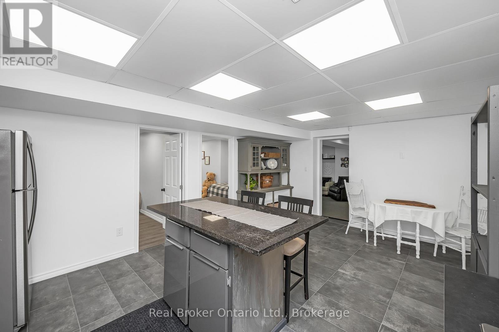 Photo 4 of 2859 Dominion Road, Fort Erie ON