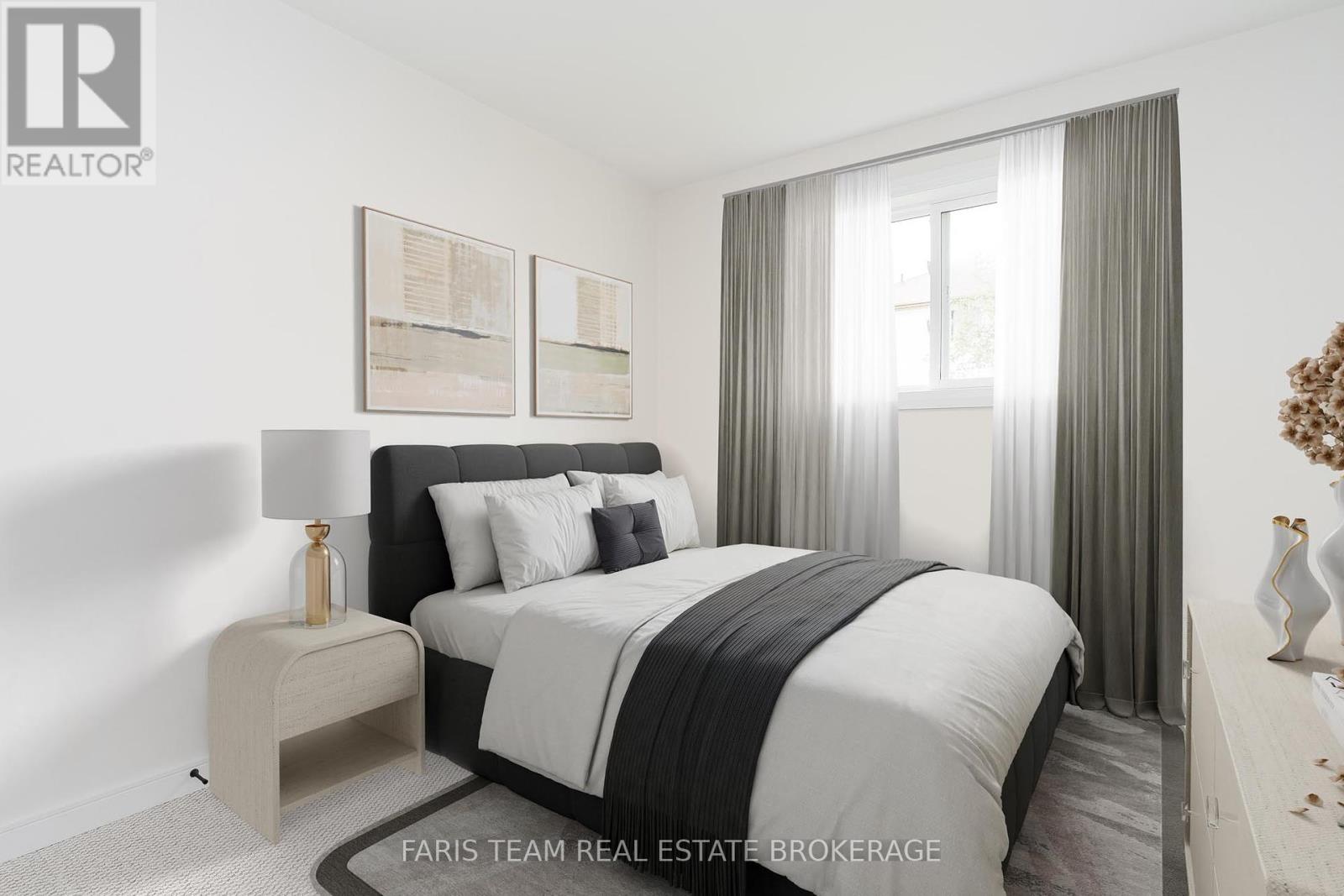Photo 24 of 233 Wessenger Drive, Barrie ON