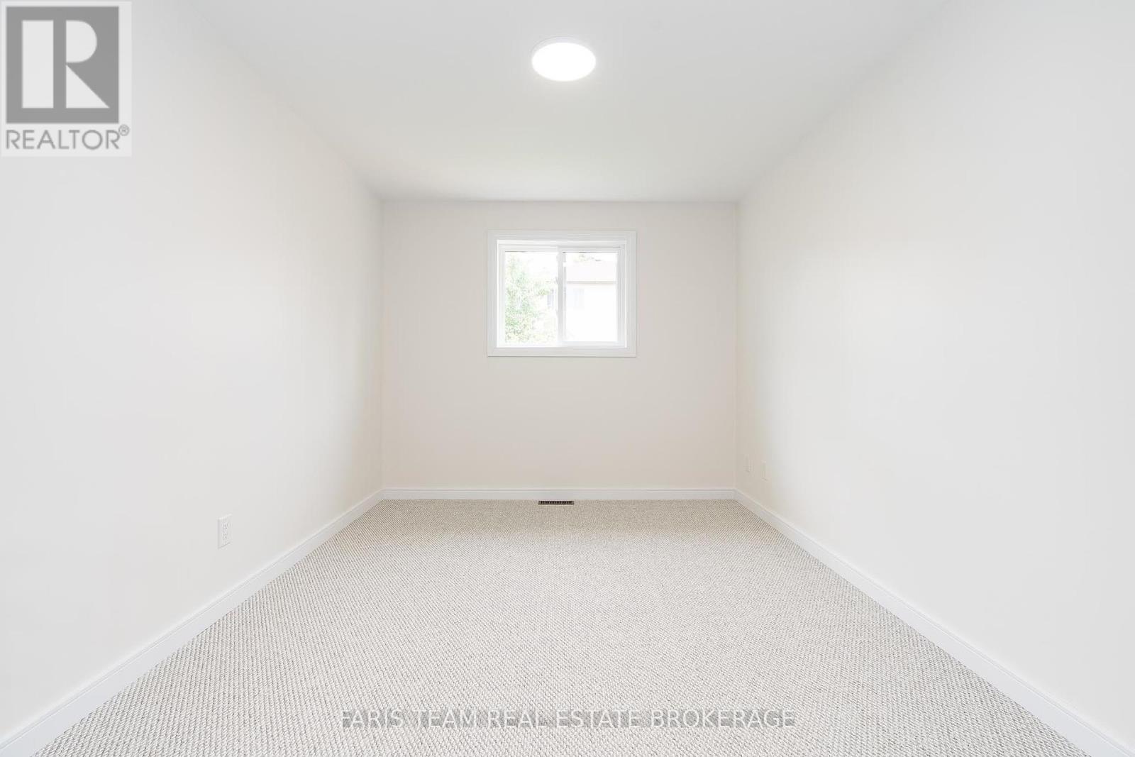Photo 28 of 233 Wessenger Drive, Barrie ON