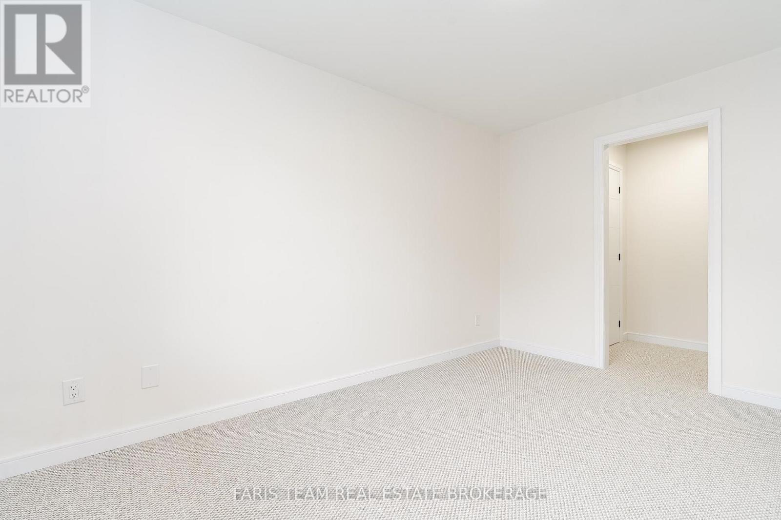 Photo 23 of 233 Wessenger Drive, Barrie ON