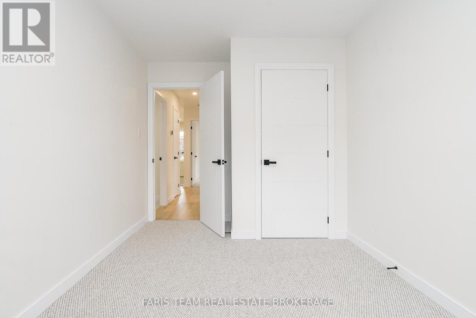 Photo 15 of 233 Wessenger Drive, Barrie ON