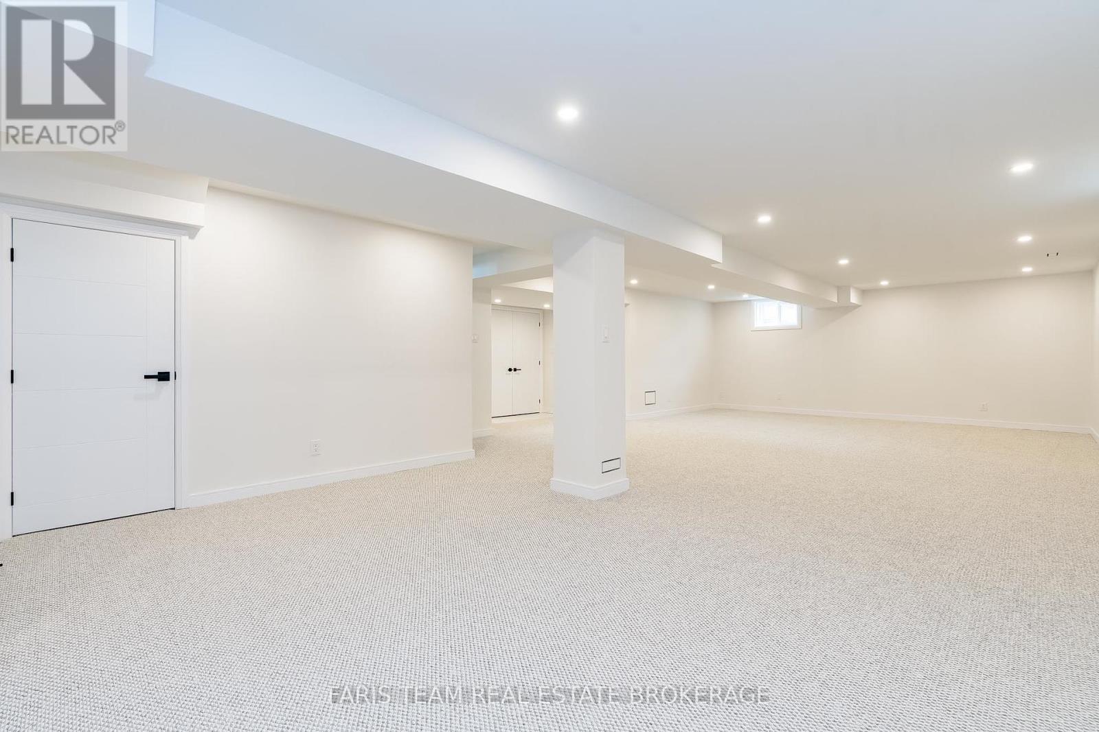 Photo 27 of 233 Wessenger Drive, Barrie ON
