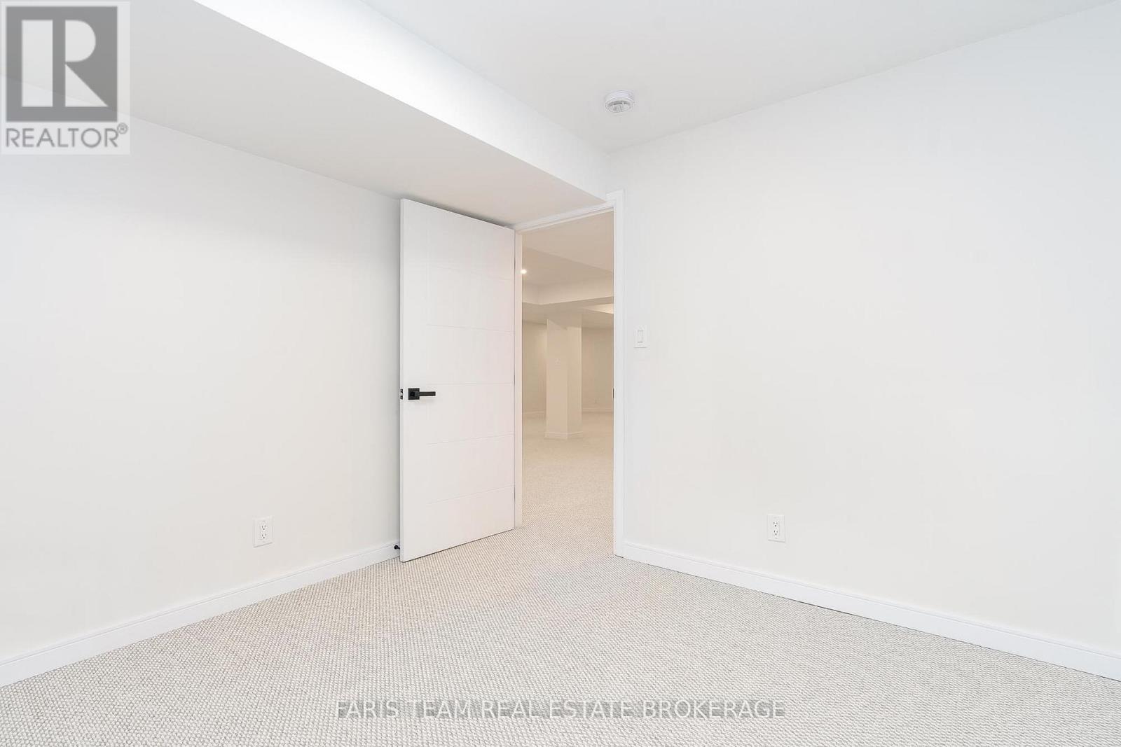 Photo 40 of 233 Wessenger Drive, Barrie ON