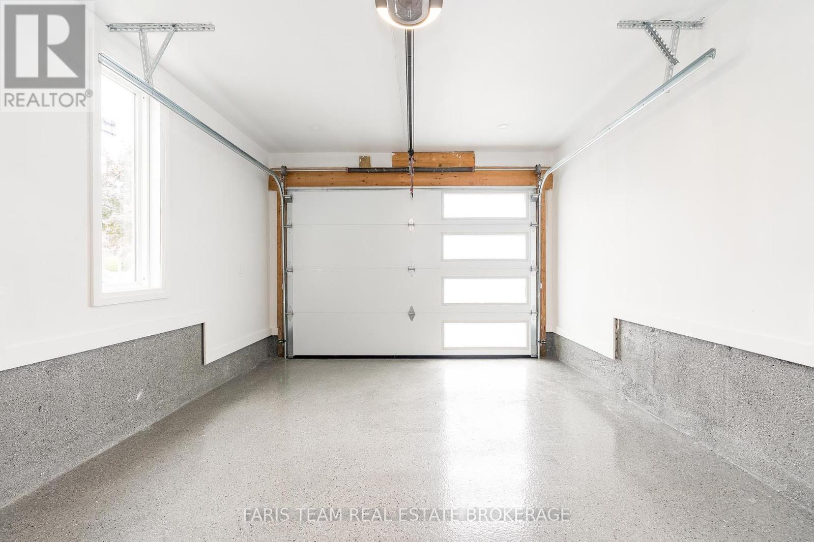 Photo 42 of 233 Wessenger Drive, Barrie ON