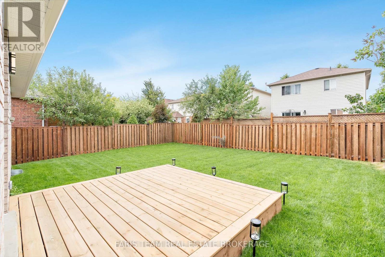 Photo 13 of 233 Wessenger Drive, Barrie ON