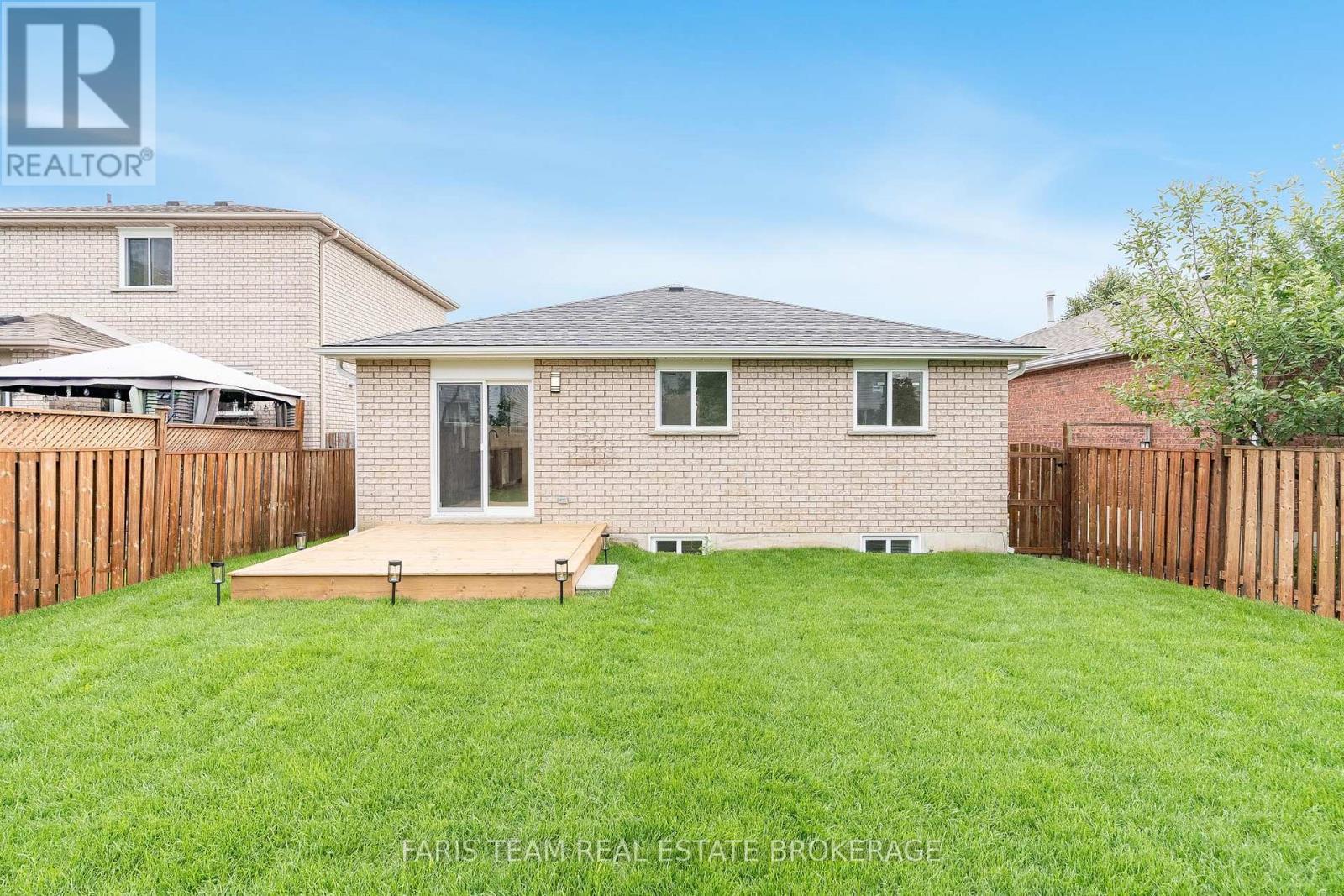 Photo 36 of 233 Wessenger Drive, Barrie ON