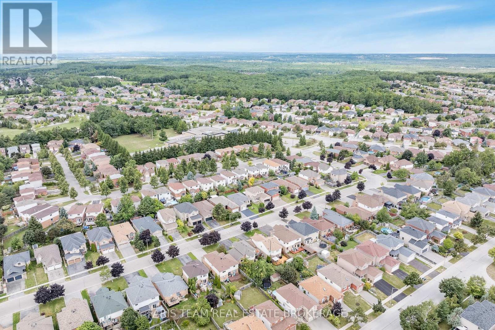 Photo 18 of 233 Wessenger Drive, Barrie ON