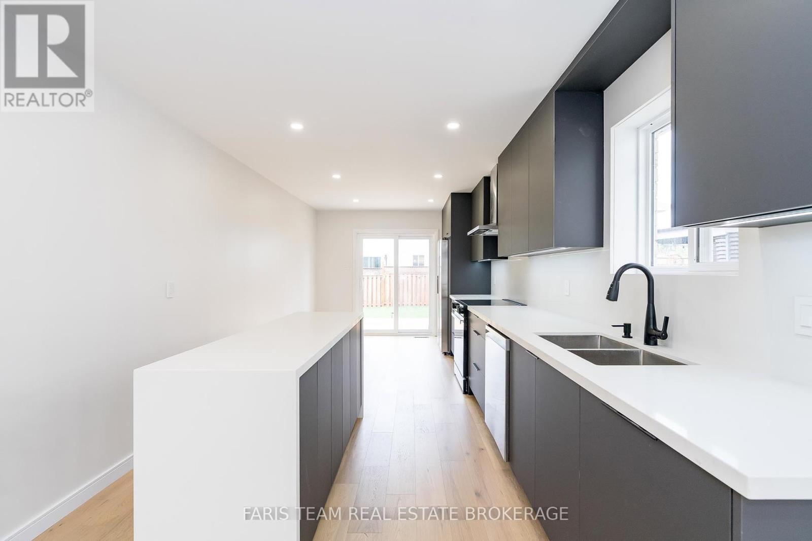 Photo 39 of 233 Wessenger Drive, Barrie ON