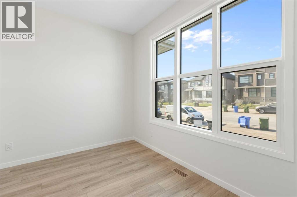 Photo 12 of 580 Rowmont Boulevard Nw, Calgary AB