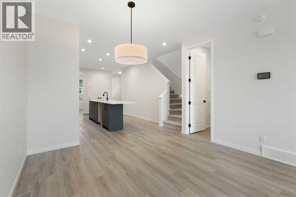 Photo 15 of 580 Rowmont Boulevard Nw, Calgary AB