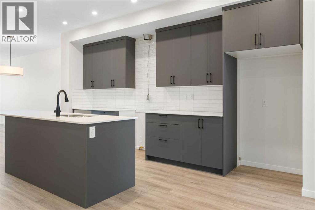 Photo 5 of 580 Rowmont Boulevard Nw, Calgary AB