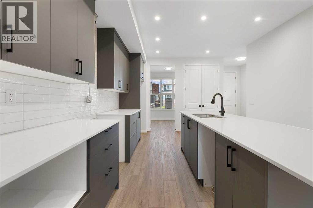 Photo 7 of 580 Rowmont Boulevard Nw, Calgary AB